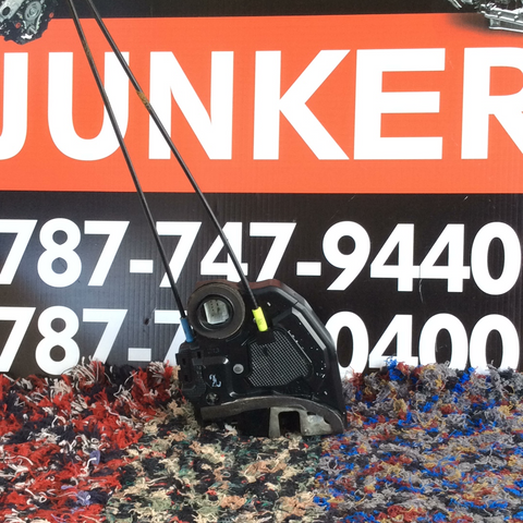 Cerradura de Puerta Der Tras  Toyota Corolla 12-15