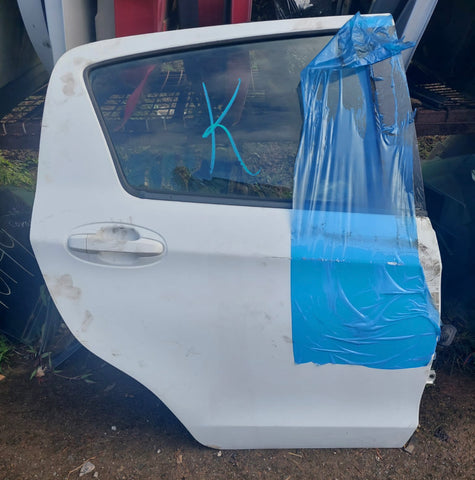 Puerta trasera der Toyota Yaris 12-19