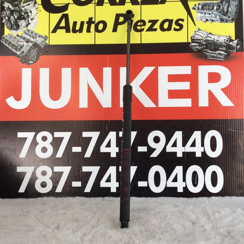 Botella izq (Lift Cylinder Support) Mitsubishi Outlander 16-20