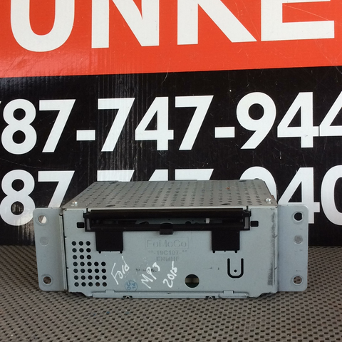 Radio CD, AM, FM, MP3 Ford Fiesta 14-15