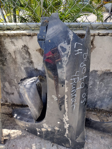 Guardalodo de Toyota 4Runner izq. 2005