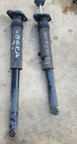 Suspension Trasera Der/Izq Nissan Versa 20-22