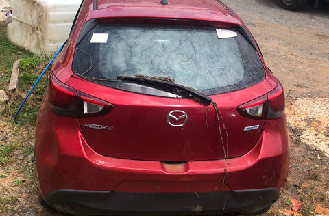 Compuerta Mazda 2 16-19