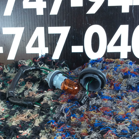 Bombilla con Rabiza Toyota Rav4 16-18