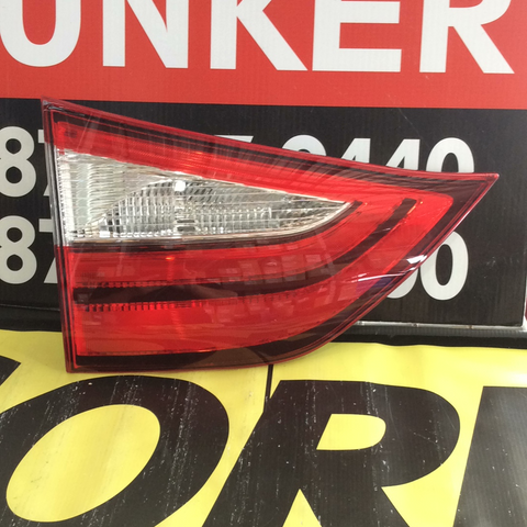 Foco Trasero de baúl Izq Toyota Sienna 15-19