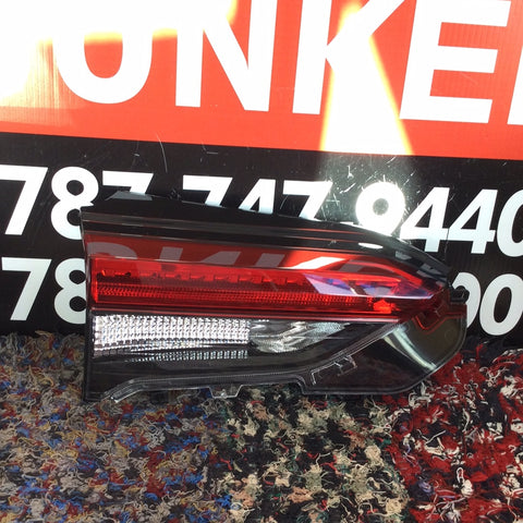 Foco Trasero de Baúl izq Toyota Rav4 19-21