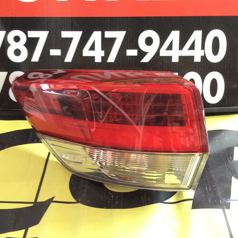 Foco Trasero izq Toyota Highlander 18-19