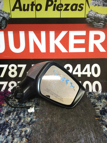 Retrovisor der Nissan Versa 20-22