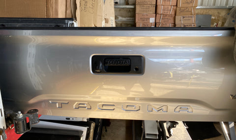 Compuerta Toyota Tacoma 16-23
