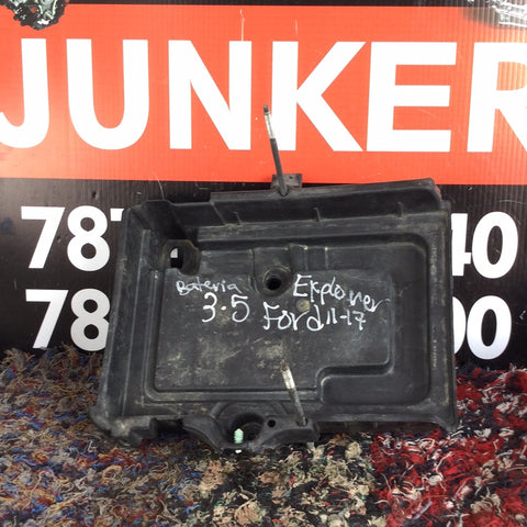 Accesorio Exterior de Batería Ford Explorer 11-17