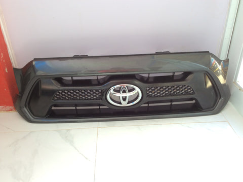 Parrilla Toyota Tacoma 12-15