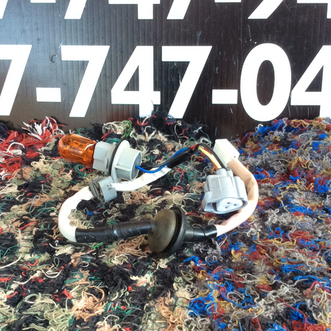 Bombilla con Rabiza Toyota Highlander 18-19