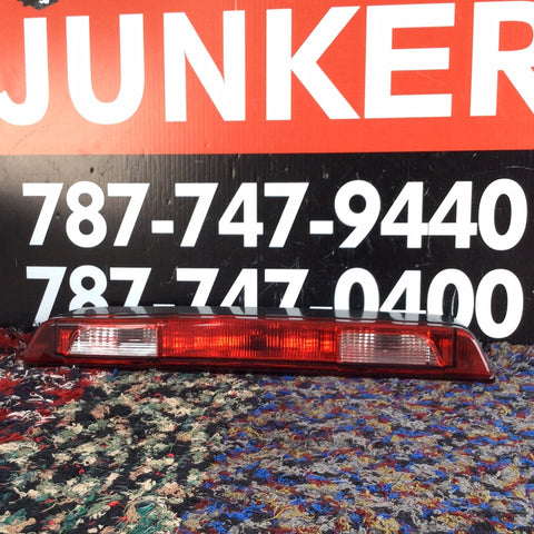 Tercera Luz de Freno Nissan Titan/Frontier 04-15