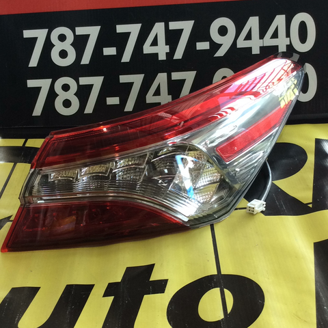 Foco Trasero der Toyota Camry 18-20