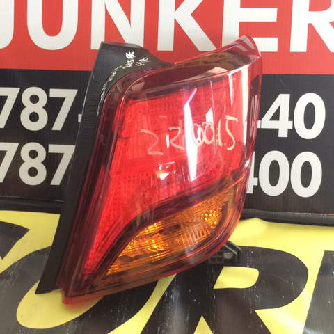 Foco Trasero der Toyota Yaris HB 15-17