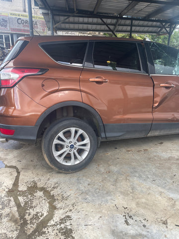 Puerta del der Ford Escape 13-19