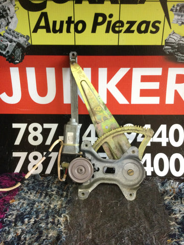 Maquinaria de Cristal Izq Tras Toyota Sequoia 01-07