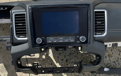 Radio Nissan Frontier 22-23