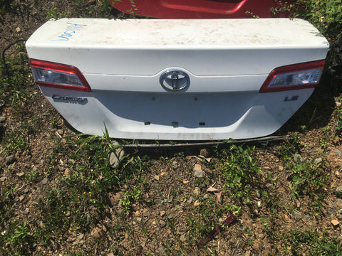 Tapa de baúl Toyota Camry 12-14