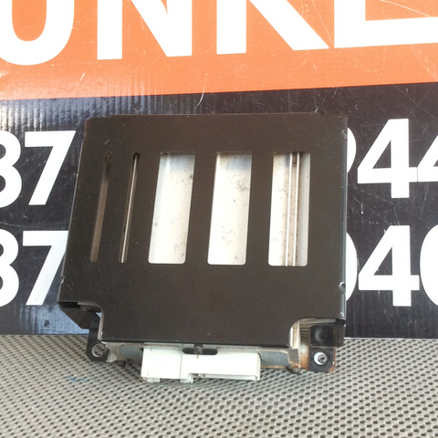 Amplificador de Radio Nissan Frontier 05-10