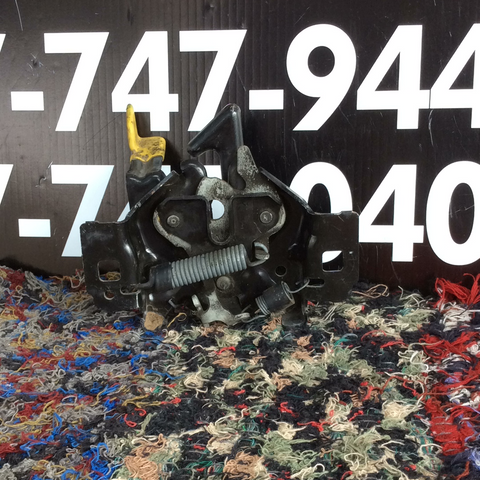 Cerradura de Bonete Ford Explorer 11-17