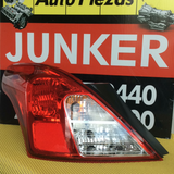 Foco Trasero izq Nissan Versa Sedan 12-19