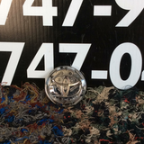 Centro de tapabocina Toyota Yaris/Prius/Corolla/Matrix 05-19