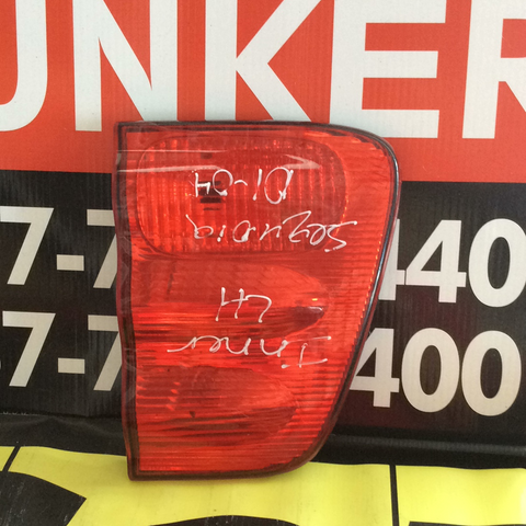 Foco Trasero de baúl izq Toyota Sequoia 01-04