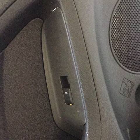 Switch y/o botón bajar cristal tras Lh Kia Forte 18