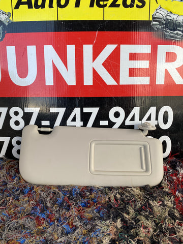 Visera Der Toyota Corolla 20-24