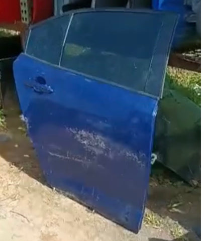 Puerta trasera der Toyota Corolla 20-22