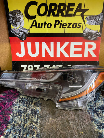 Foco Delantero Izq Toyota Corolla Sedan 20-24