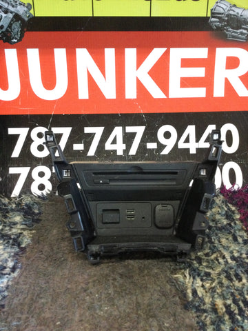 CD Charger Mazda 2/CX3 16-19