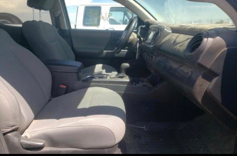 Auto Toyota Tacoma 2019