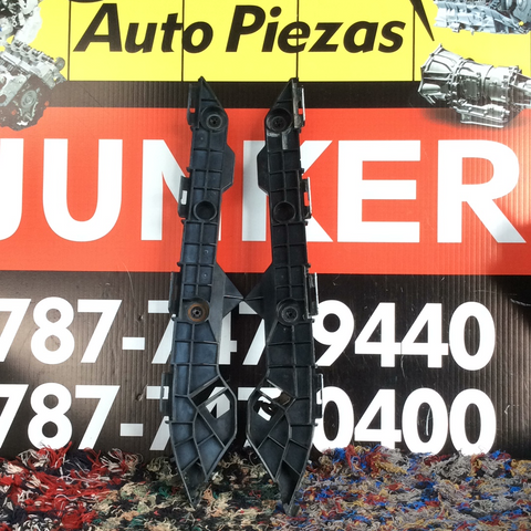 Retenedor del Bumper Trasero Toyota Corolla 09-13