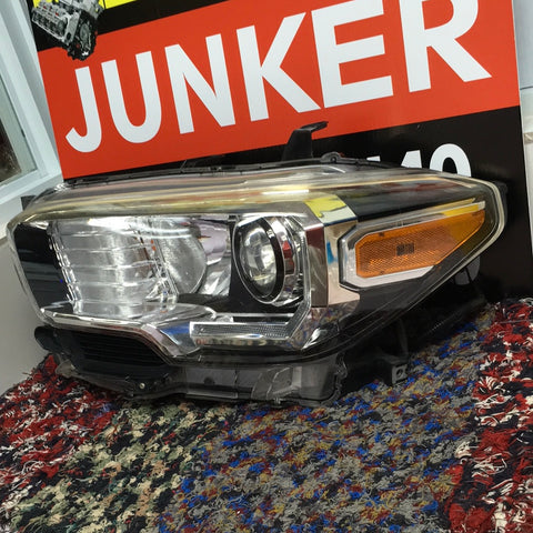 Foco Delantero Izq Toyota Tacoma 16-20