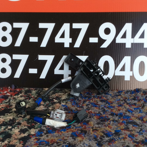 Retenedor der de Foco Trasero Toyota Highlander 20-21