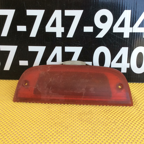 Tercera Luz de Freno Jeep Liberty 02-04