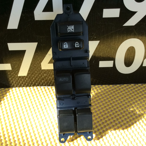 Master Control izq Toyota Yaris 09-17