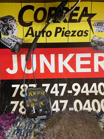 Cerradura de Puerta Izq Tras Toyota Rav4 19-23