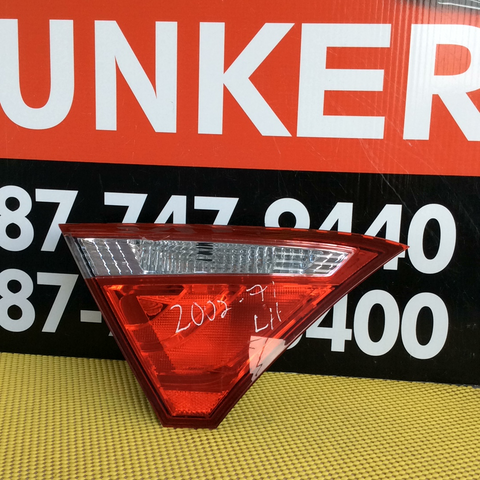 Foco Trasero de baúl izq Toyota Camry 15-17