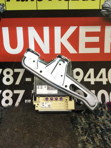 Módulo Control de Chasis Múltiplex Toyota Tundra 18-21