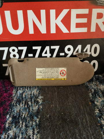 Visera izq Toyota Tacoma 01-04