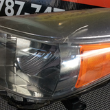 Foco Delantero izq Toyota Yaris HB 12-14