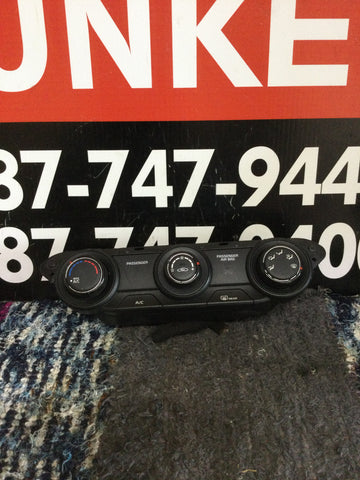 Careta de Control de Aire Kia Forte 19-20