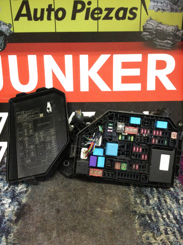 Módulo Caja de Fusibles Toyota Corolla Sedan 2021