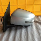 Retrovisor izq Mitsubishi Mirage G4/HB 14-25 con señal
