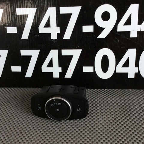 Careta Control de Luces Ford Focus 18-21