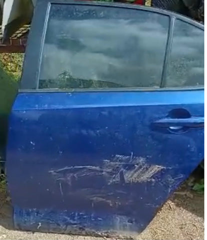 Puerta trasera izq Toyota Corolla 20-22