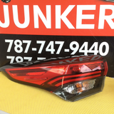 Foco Trasero izq Toyota Highlander 20-21